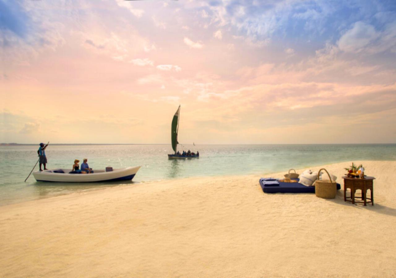 Castaway picnic at Benguerra Island