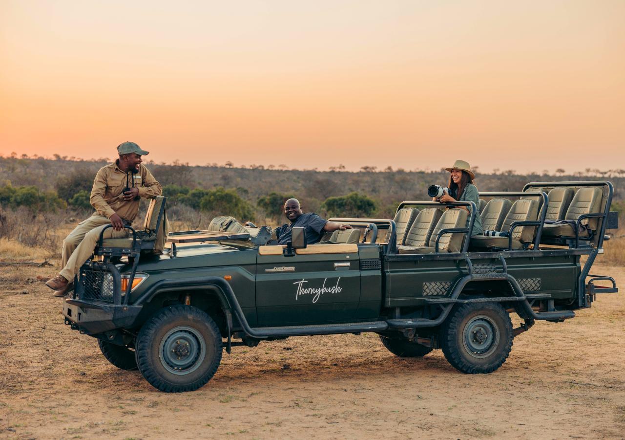 safari vehicle in South Africa at sunset (Copyright Mahlatini Luxury Travel)