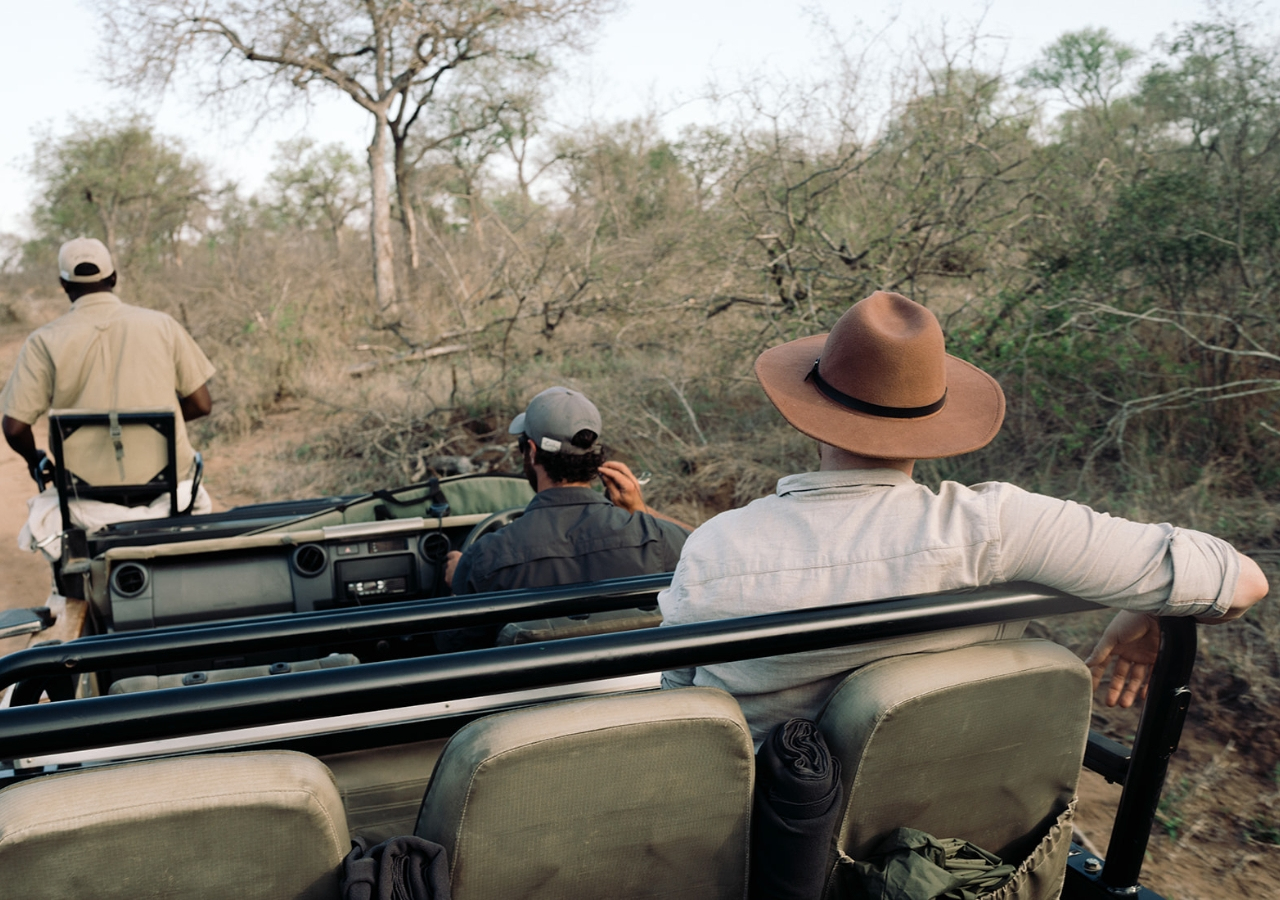 What to Wear in the Evening on Safari