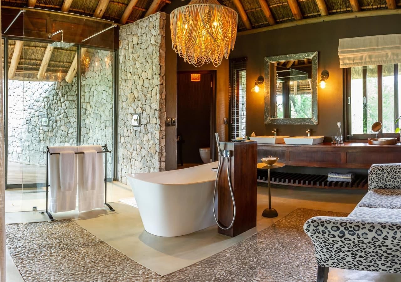 Dulini Leadwood Suite Bathroom