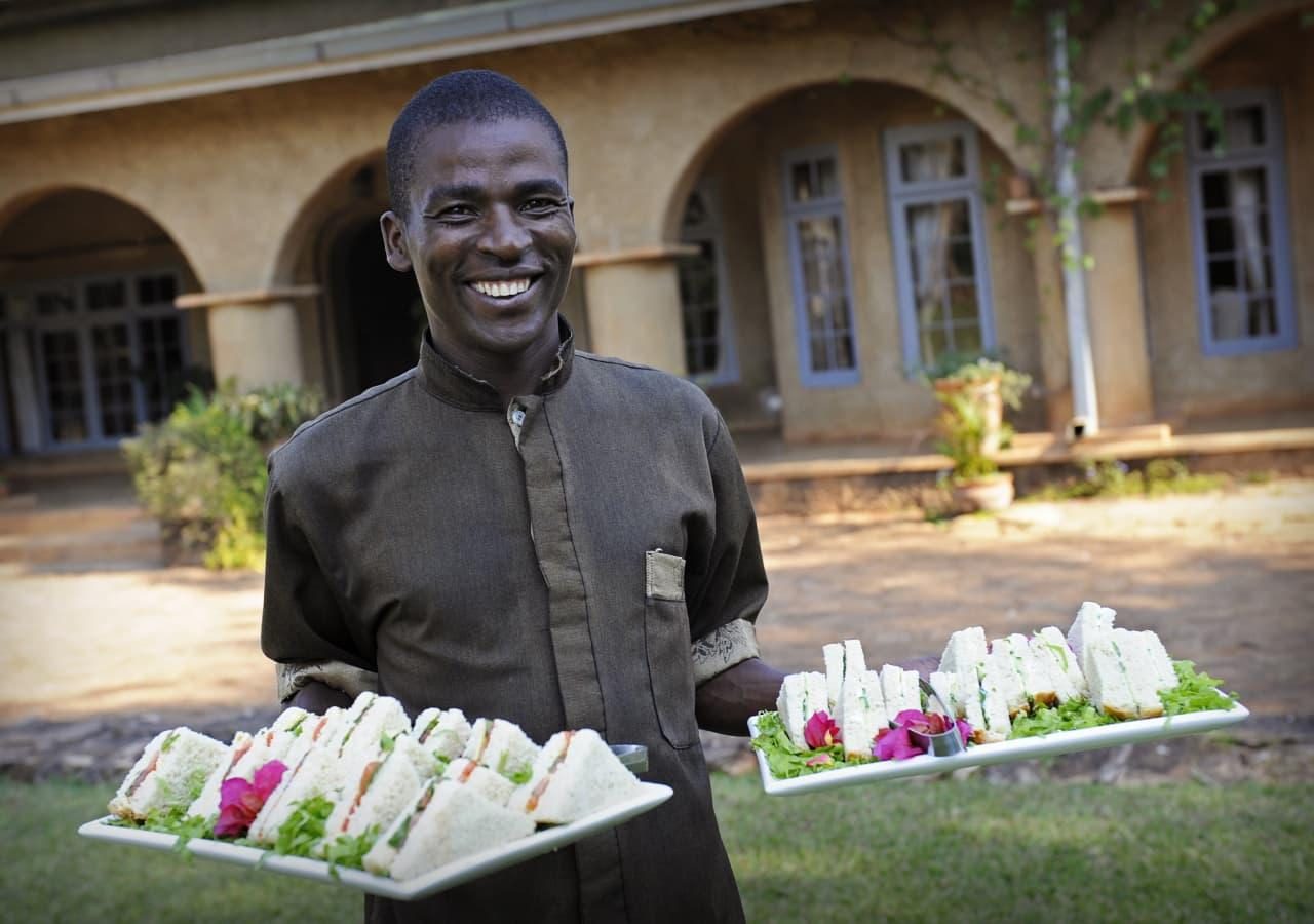 Huntingdon House Lunch Served In The Garden