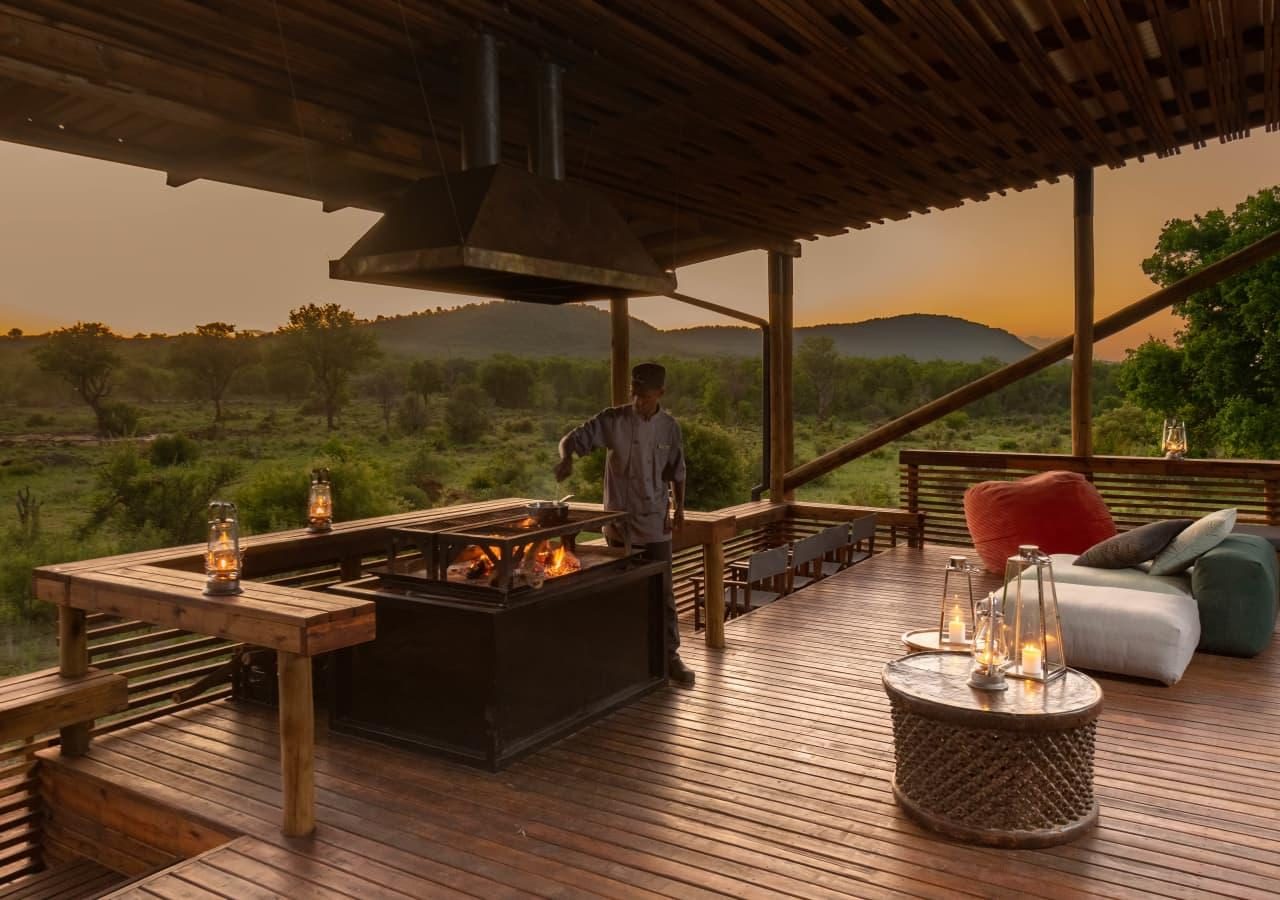 Jaci Safari Lodge Thutlwa deck lounge area