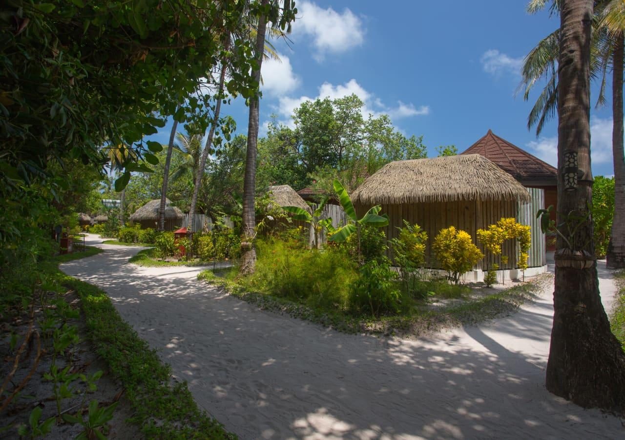 Komandoo Island Resort Jacuzzi Beach Villa Exterior