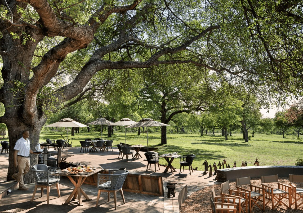 Mankanyi Lodge outdoor dining