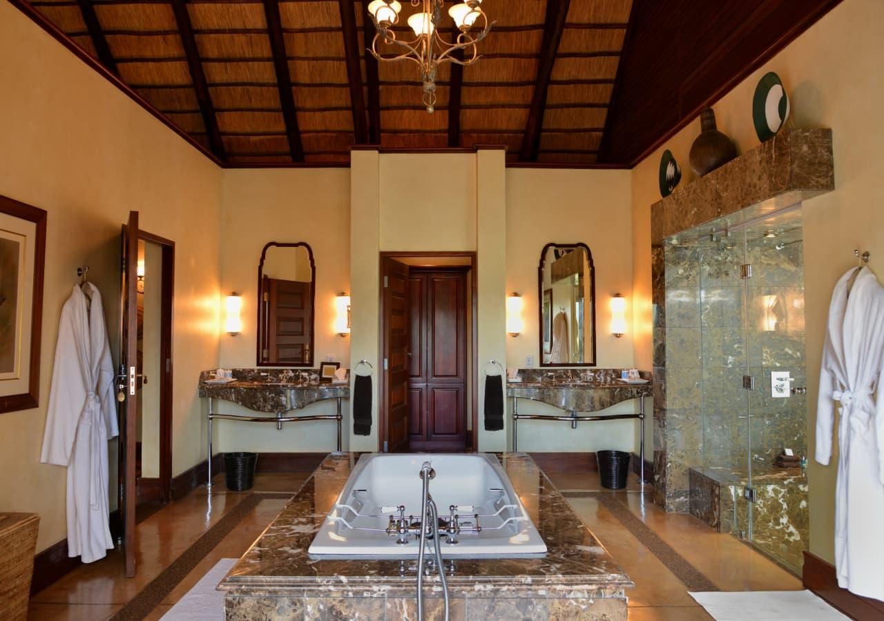 Mateya Safari Lodge Suite Bathroom