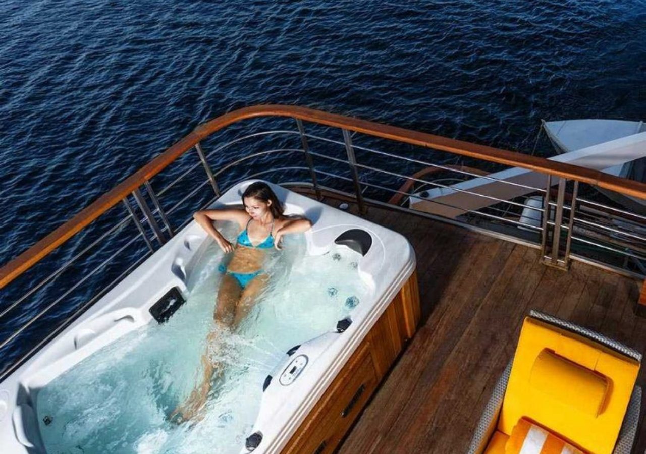 Oberoi Philae Nile Luxury Hot Tub