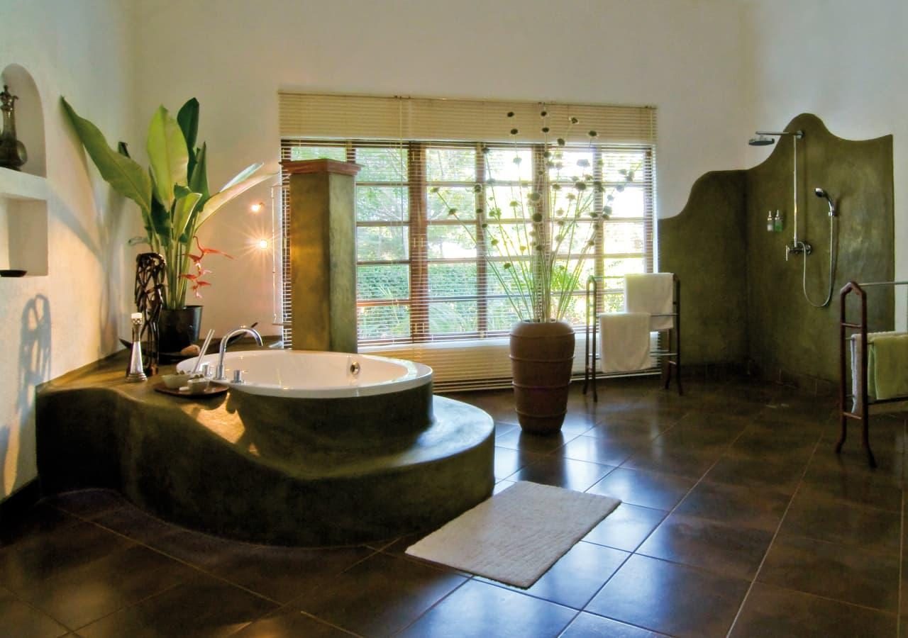 Plantation Lodge bathroom