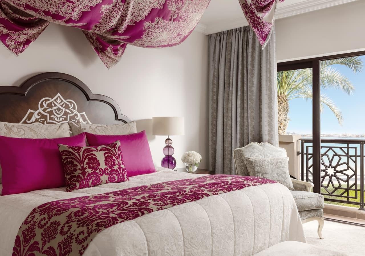 Royal Mirage Falcon Suite