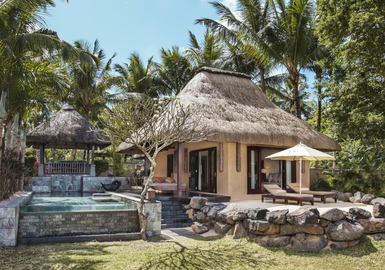 Shanti Maurice Beachfront Suite Pool Villa exterior