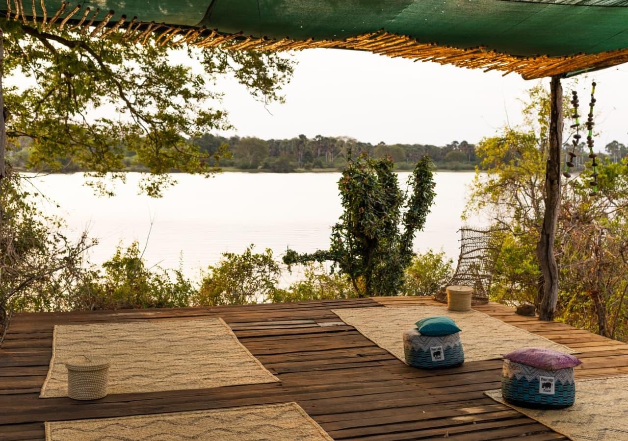 T Mvuu Lodge Yoga On The Deck