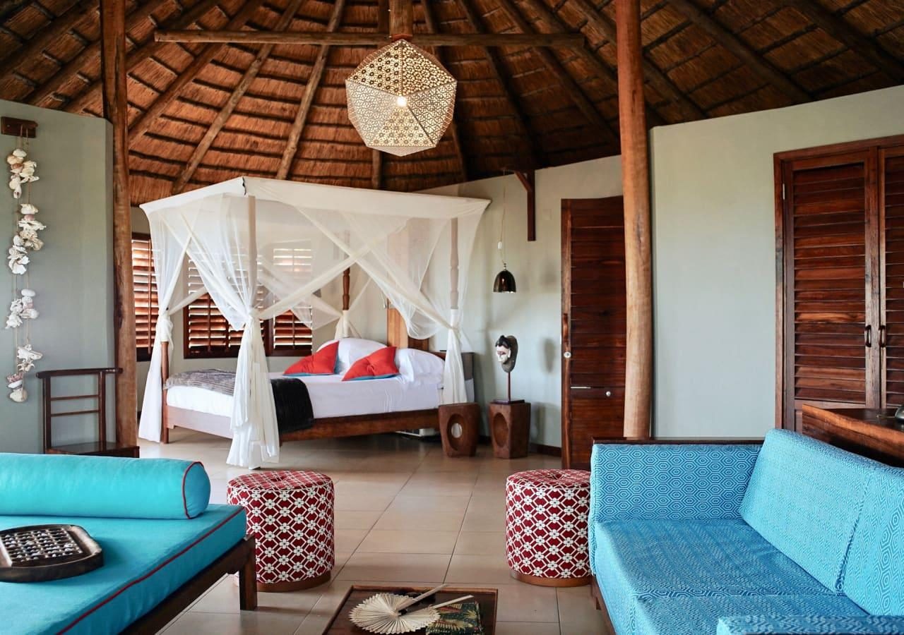 A lagoon villa bedroom