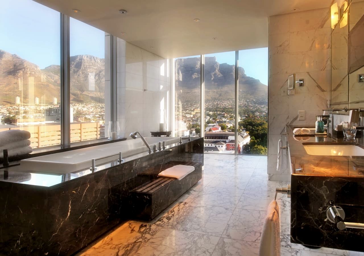 B presidential suite bathroom