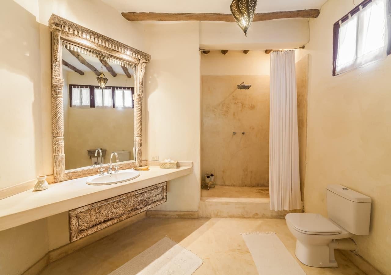 Cliff villa bathroom