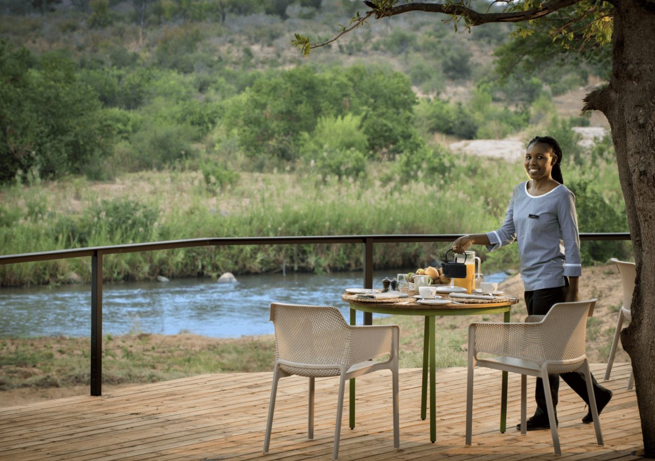 Lion sands river lodge breakfast with a view 1280