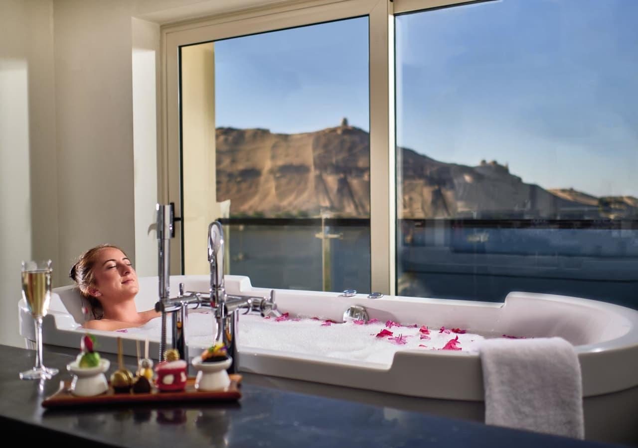 Movenpick resort aswan bath