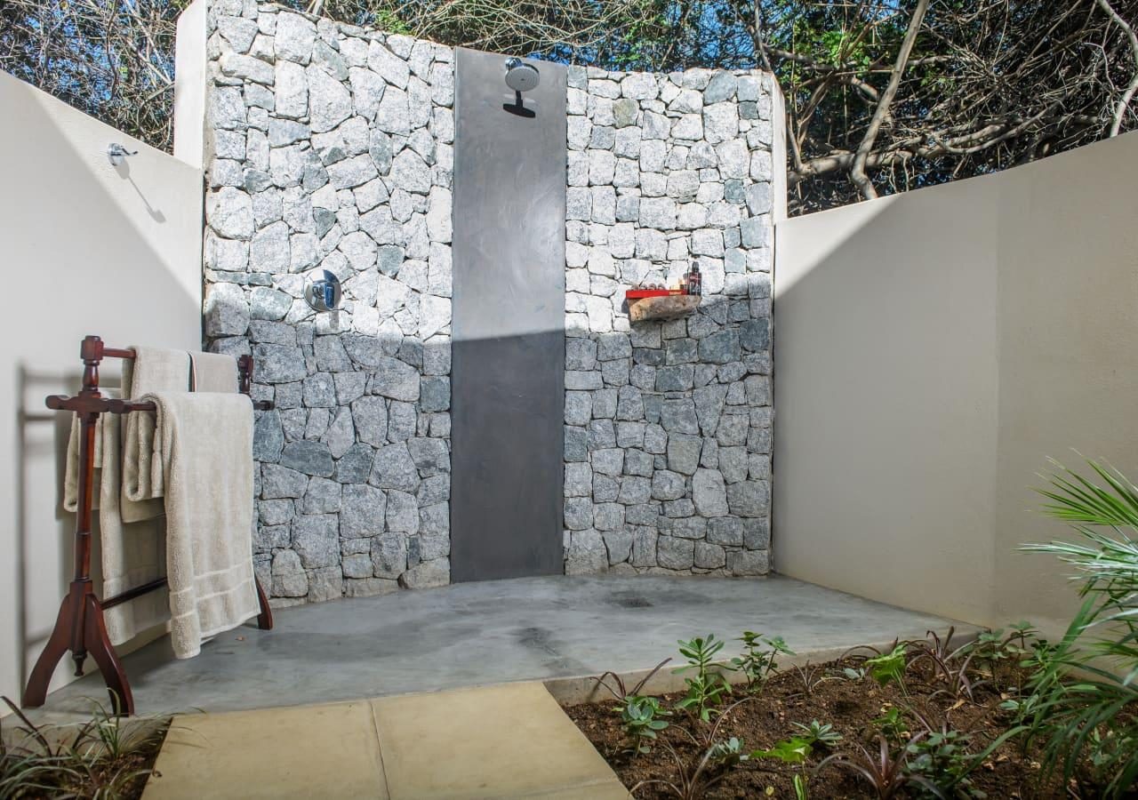 Savanna suite outdoor shower