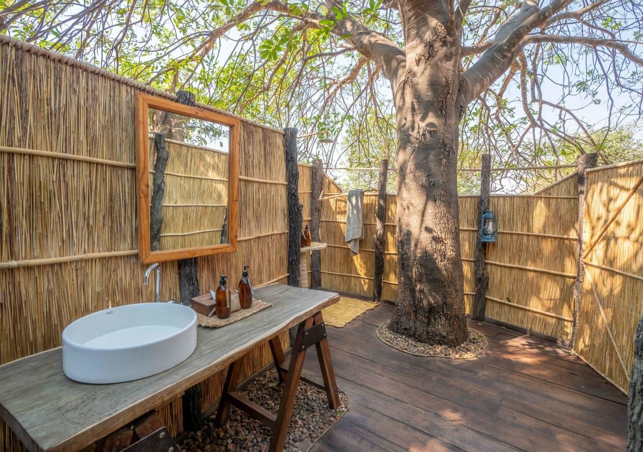 T outdoor bathroom