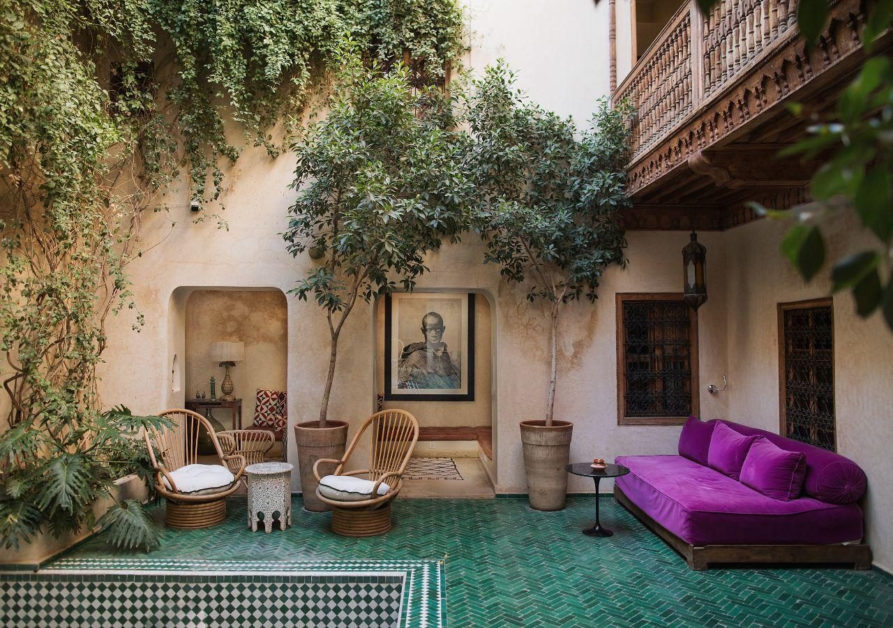 El Fenn - Courtyard with purple couch