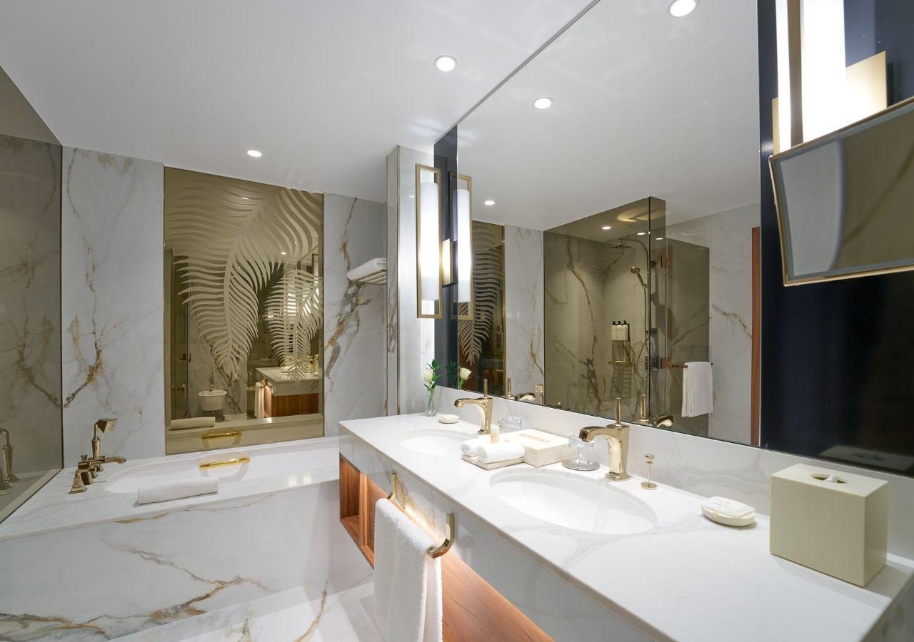 Grand Hyatt Dubai Resort Downtown Bathroom