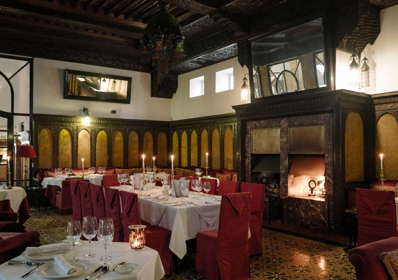 Heure Bleue Palais Dining Area