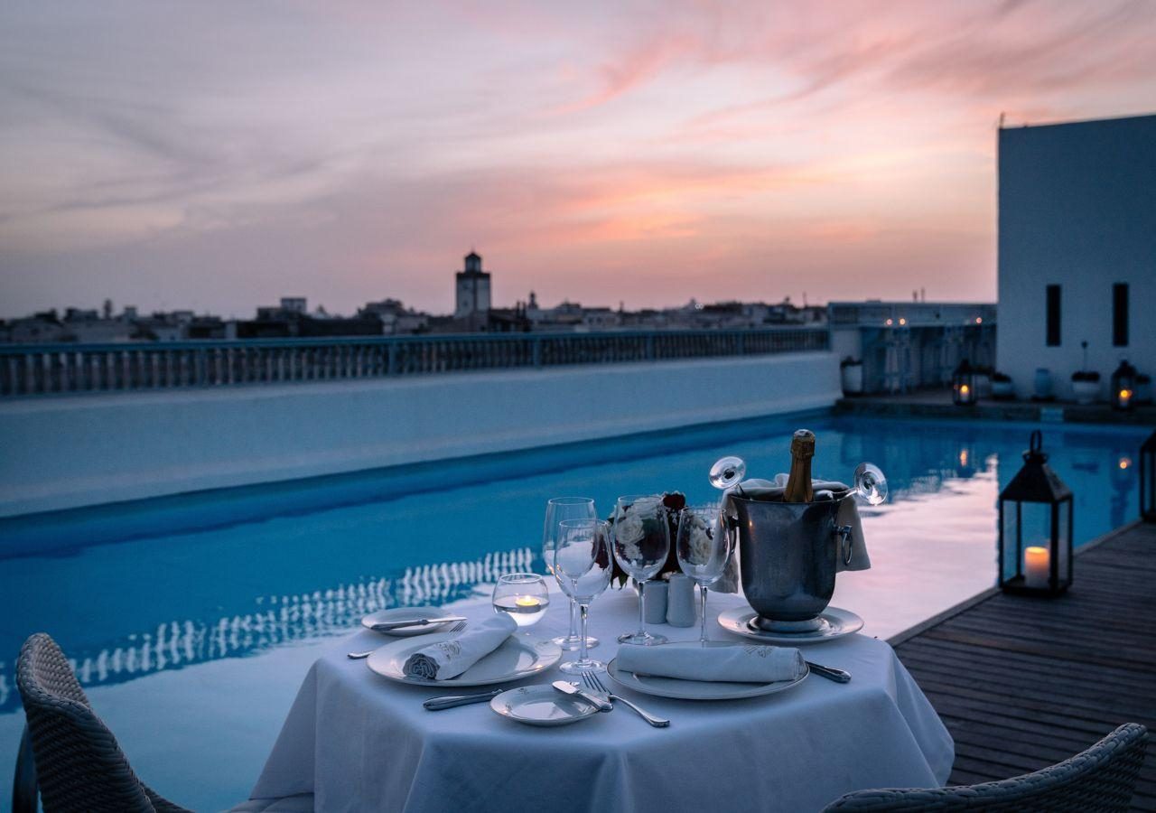 Heure Bleue Palais - Poolside Dining