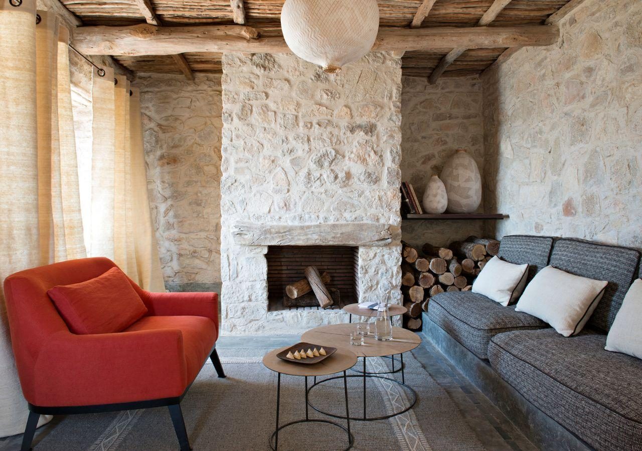 La Maison des Arganiers - lounge with fireplace