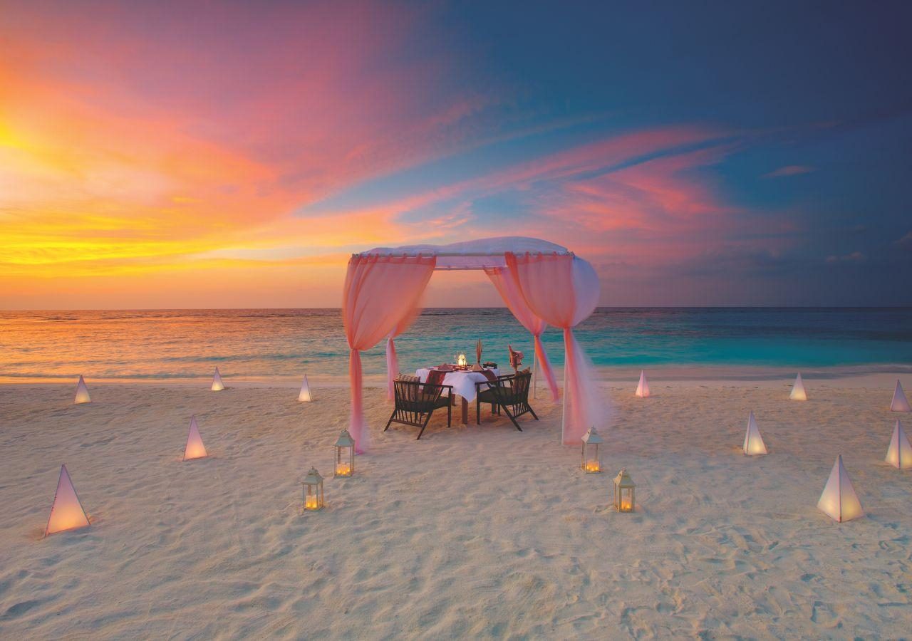 OBLU SELECT Sangeli Maldives Private Sunset Dinner