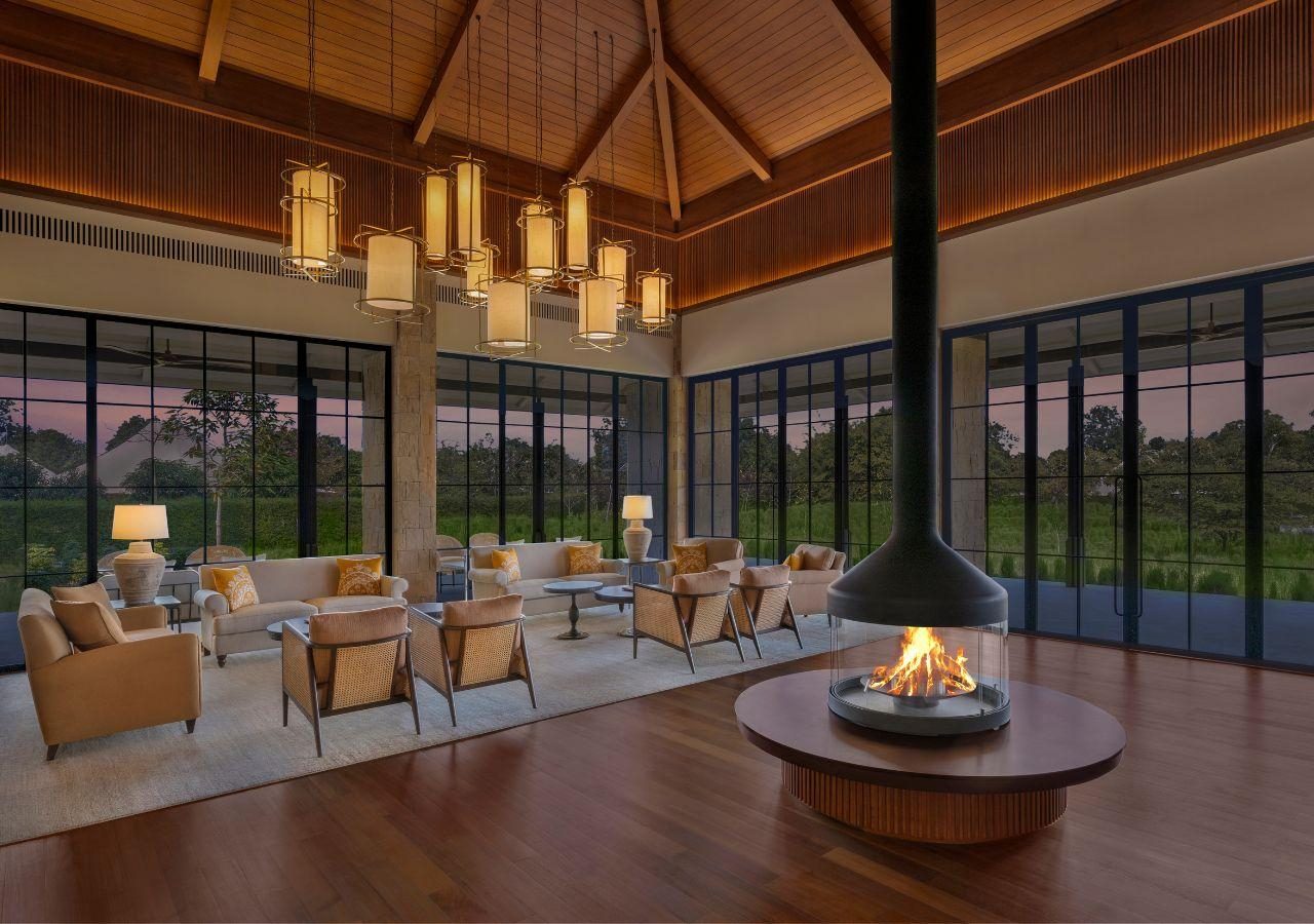 Oberoi Vindhyavilas Wildlife Resort Evening Setting at Lounge
