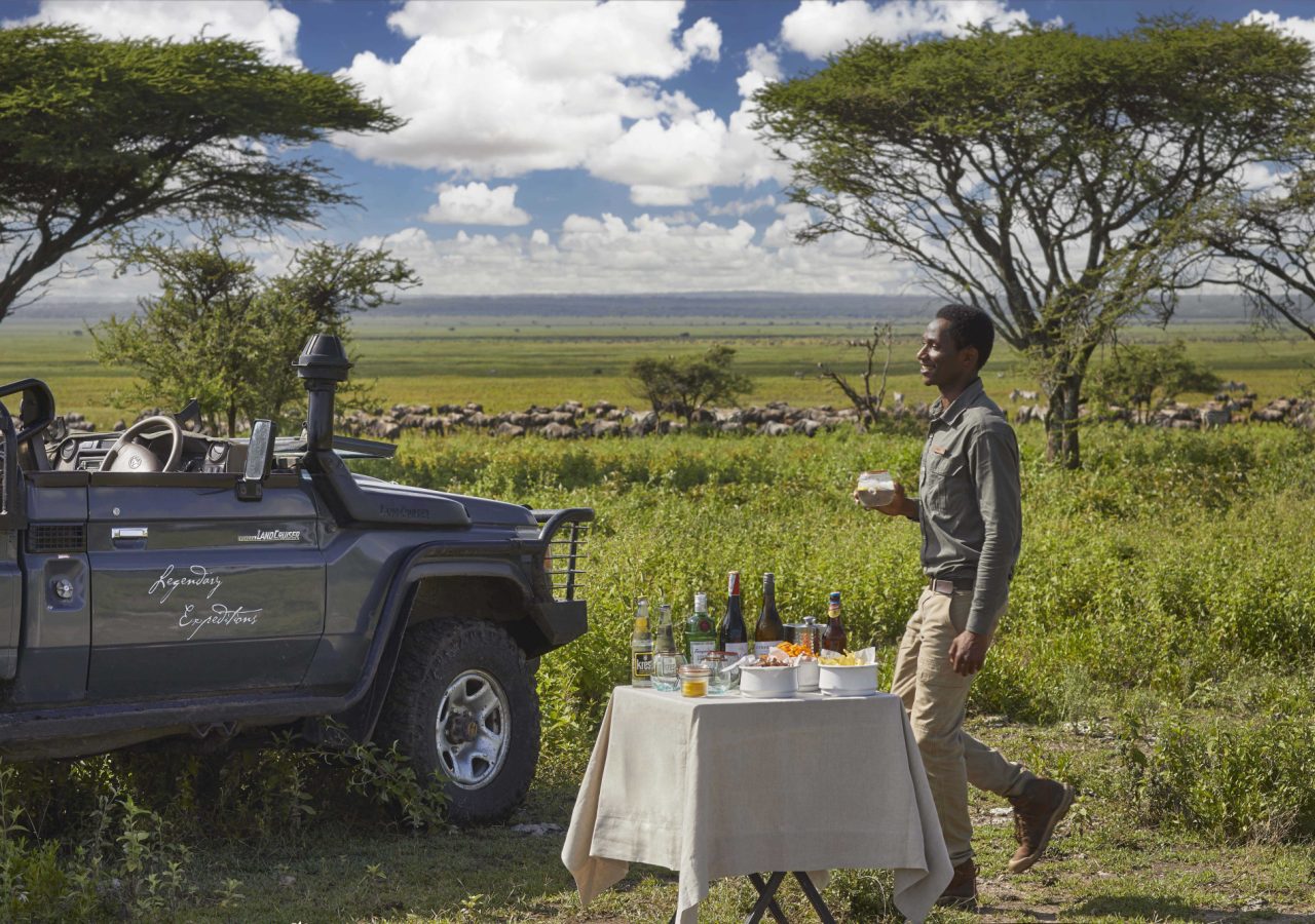 Songa Migrational Camp - Drinks On The Plains