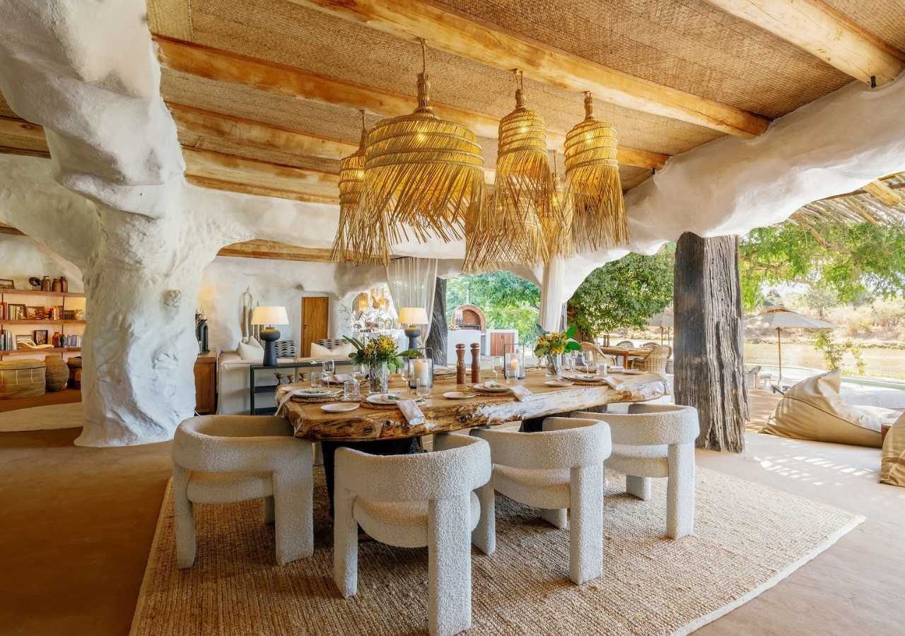 Time Tide Chongwe House Guest Dining Area