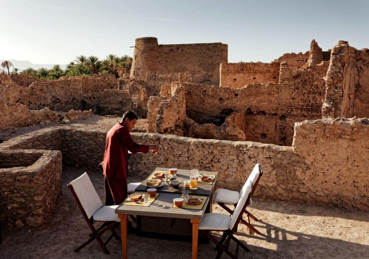 Tizkmoudine Breakfast Table