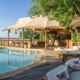 Dulini Anabezi Deck and pool