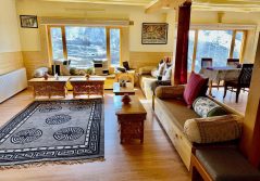 Snow Leopard Lodge Guest Lounge