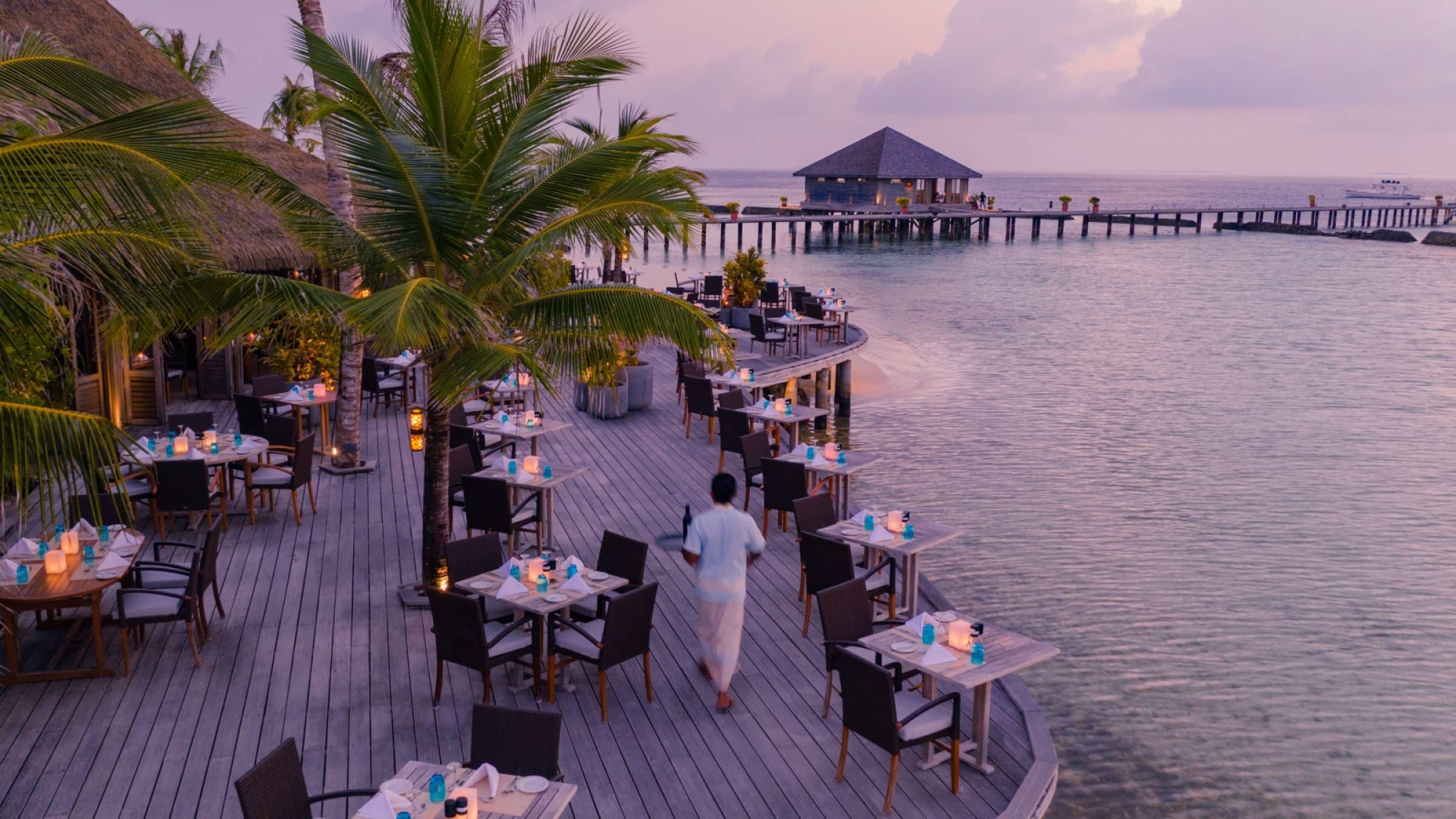 Komandoo Island Resort Falhu Restaurant Exterior