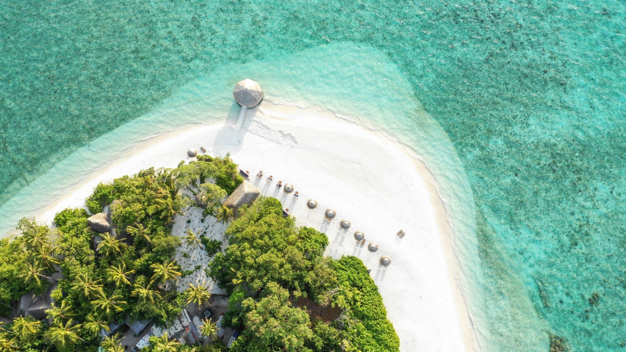 Makunudu maldives safari beach hero