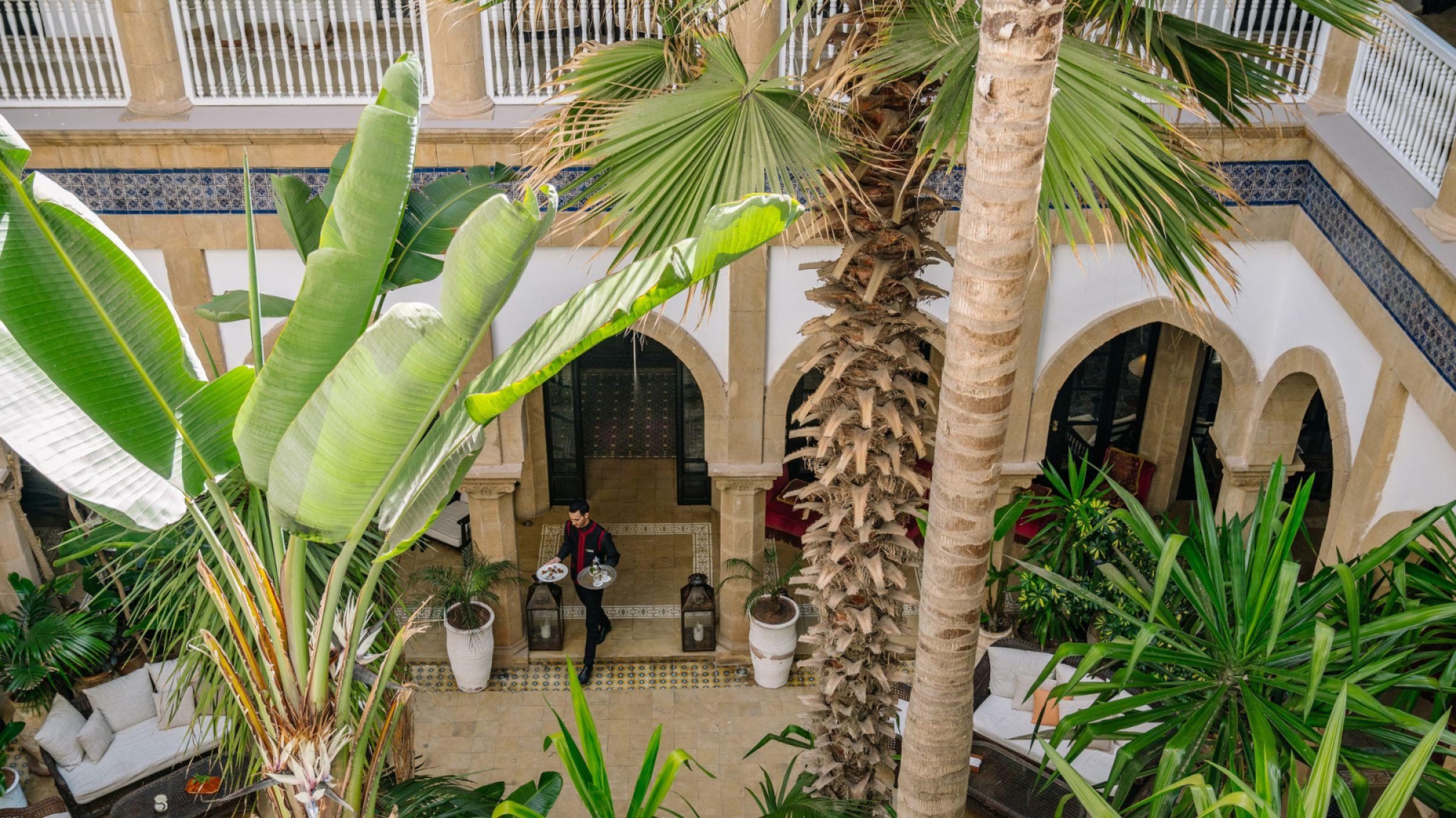 Heure Bleue Palais - courtyard hero