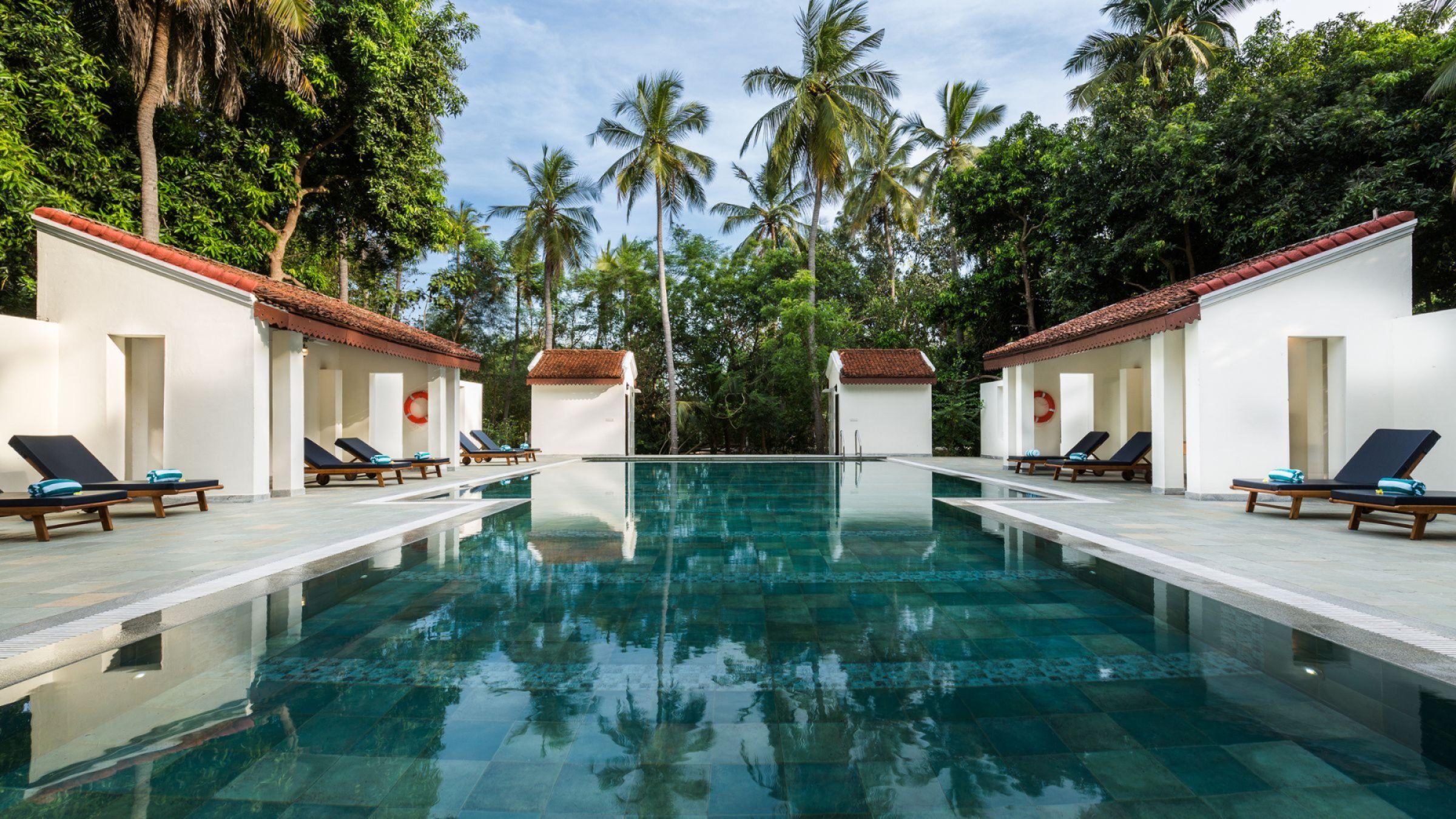 Mantra Koodam Hero image of swimming pool