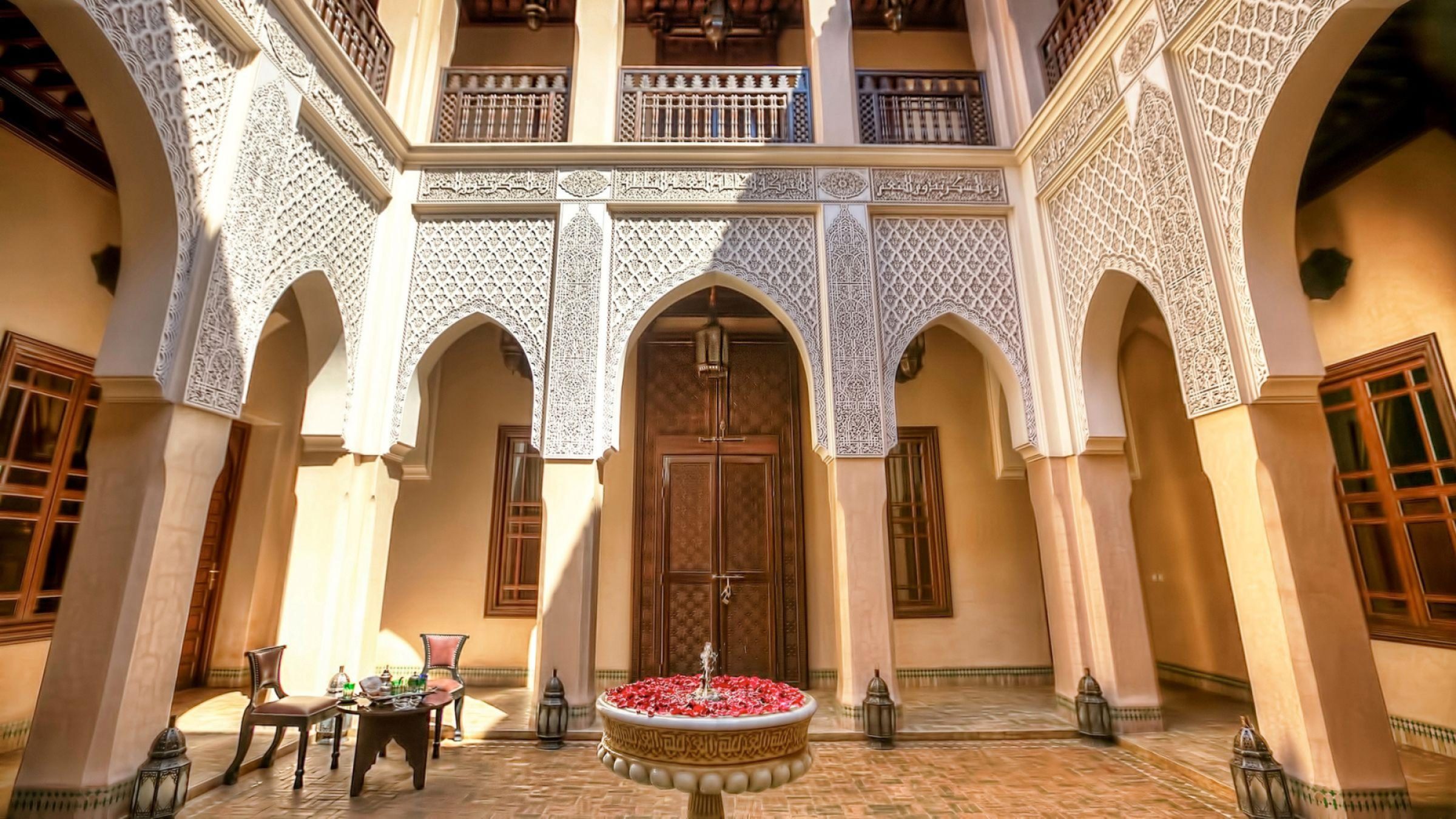 Riad Kniza Hero image of courtyard
