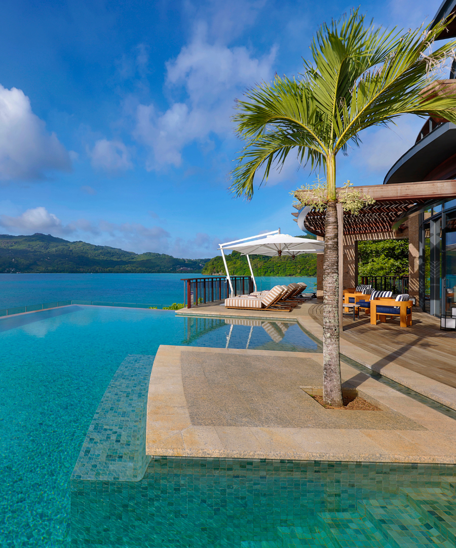 Mango House pool overlooking sea