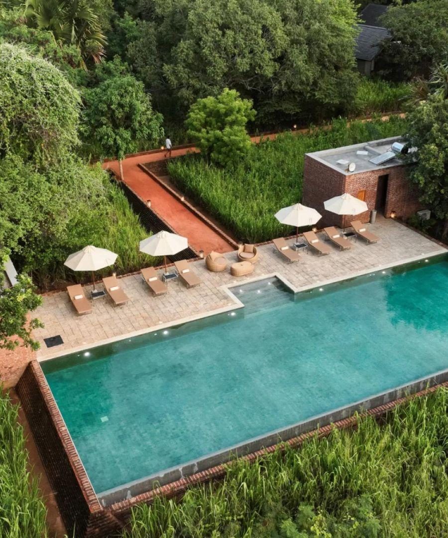 pool at Taru Villas Maia