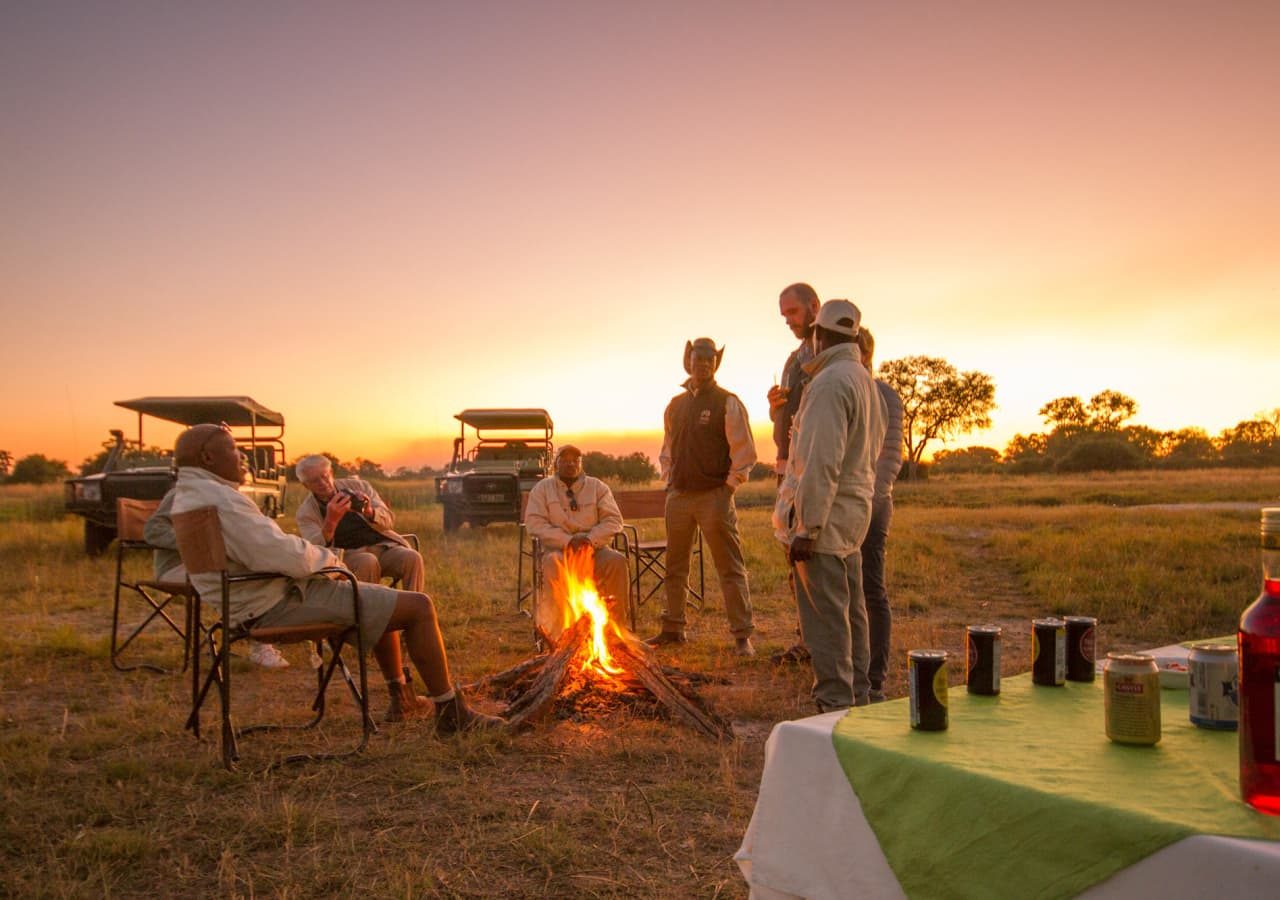 Lebala camp sundowners by the fire 1280