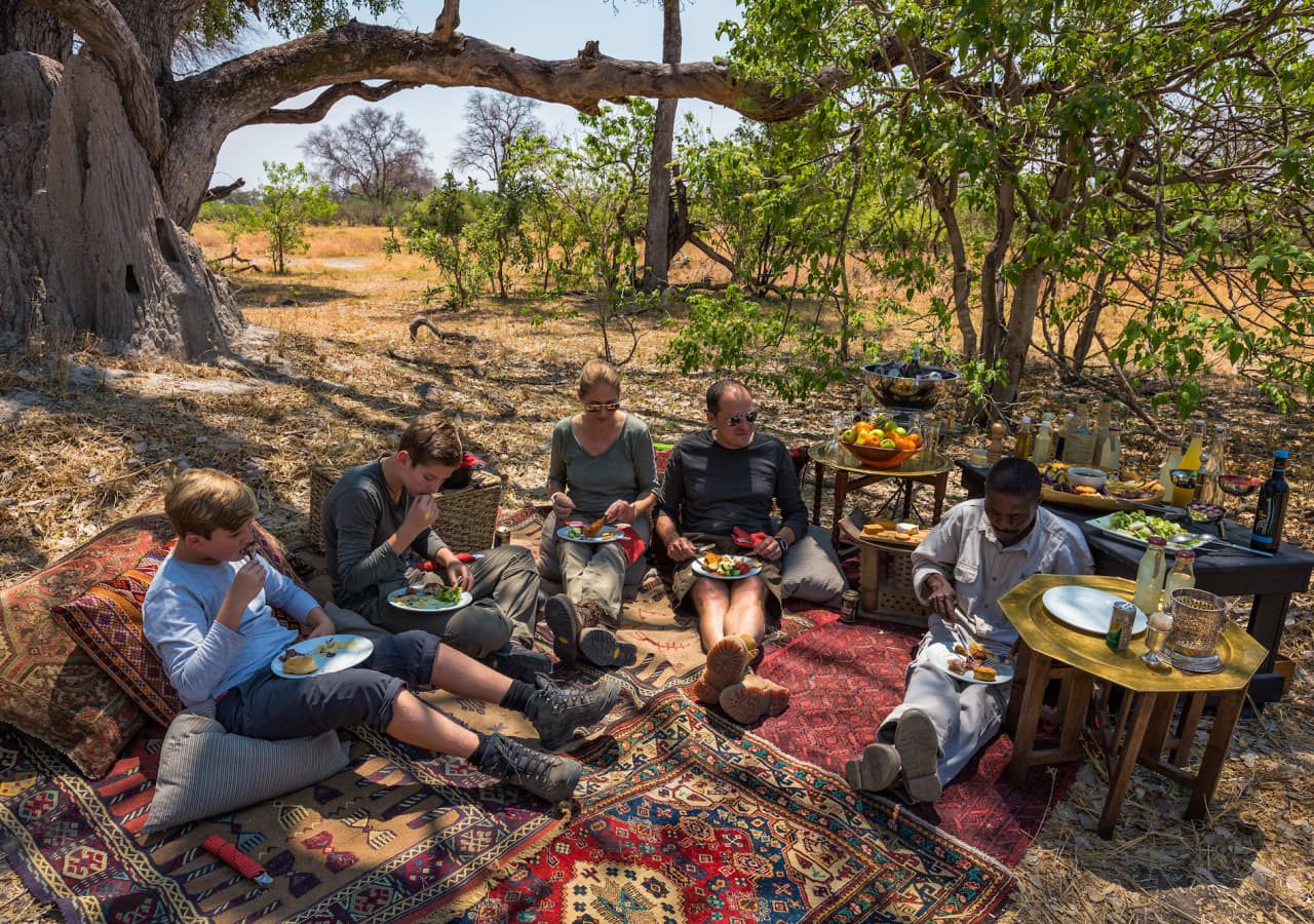 Machaba camp bush brunch after a game drive 1280