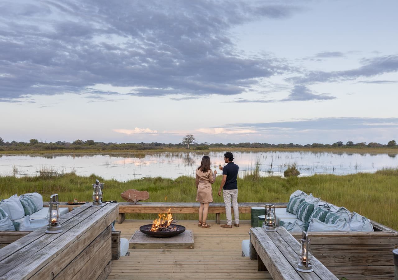 Vumbura plains evening drinks by the firepit 1280