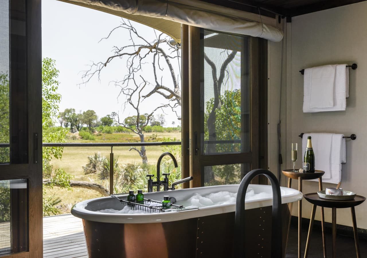 Xigera safari lodge bathtub view 1280