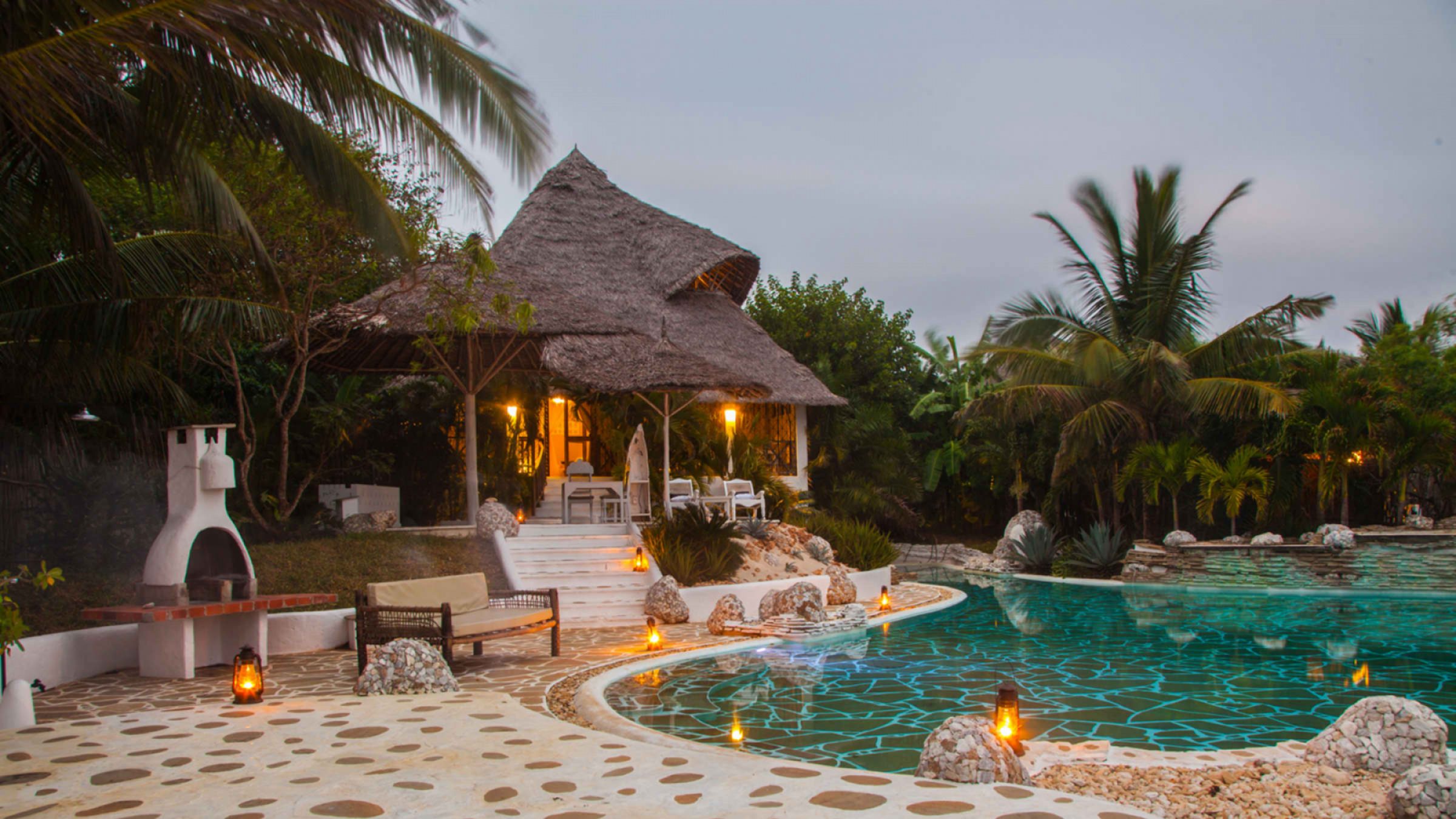 Msambweni beach house and private villas private villa and swimming pool 2400