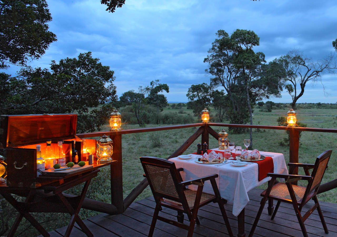 Elephant pepper camp dining on the deck 1280