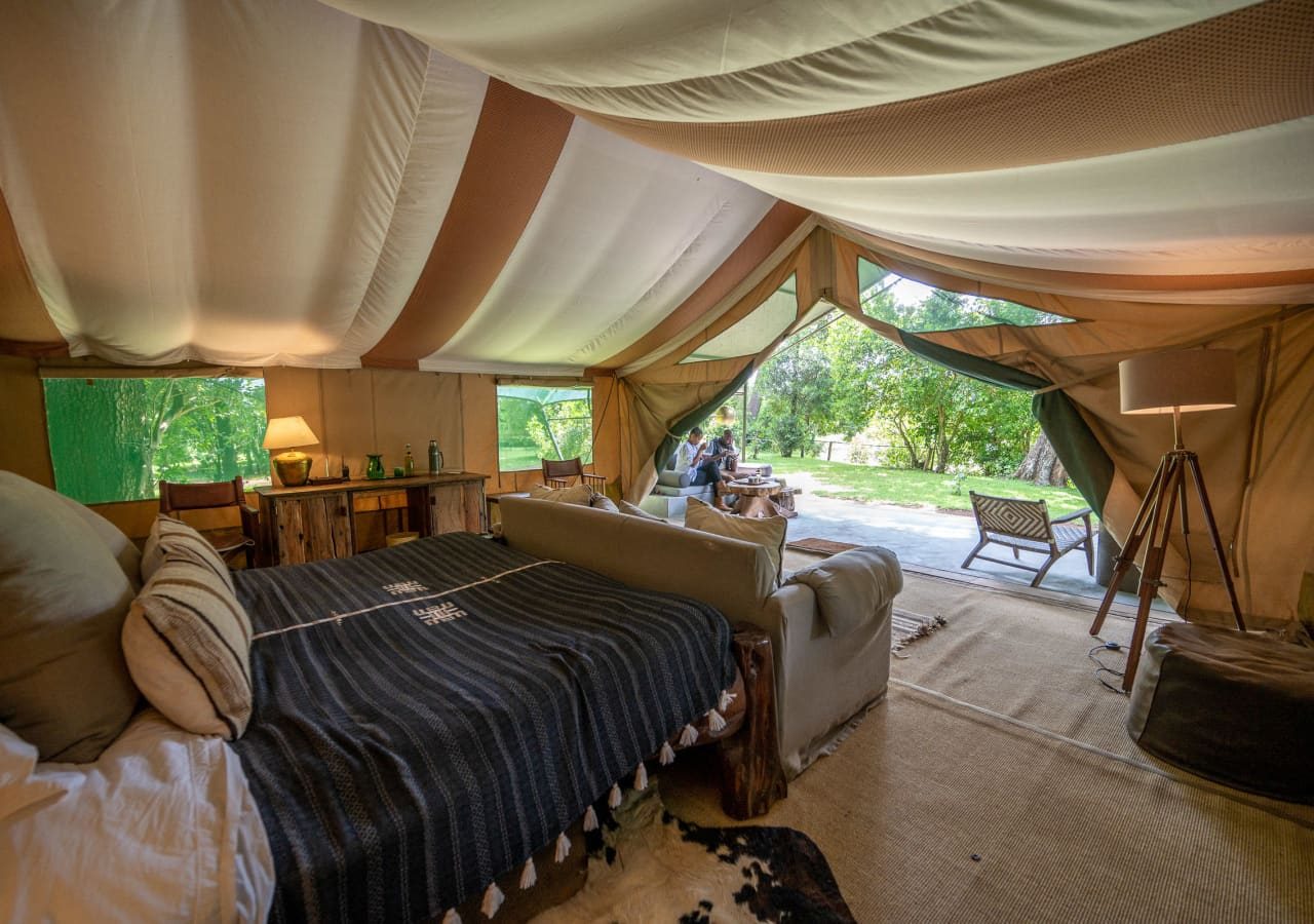 Il moran camp tent interior 1280