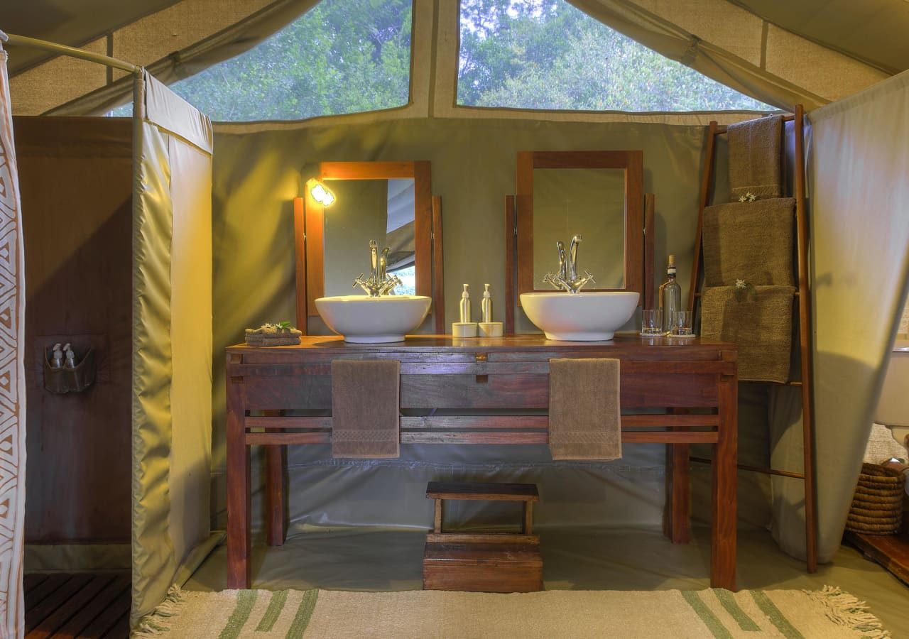 Kicheche mara camp bathroom interior 1280