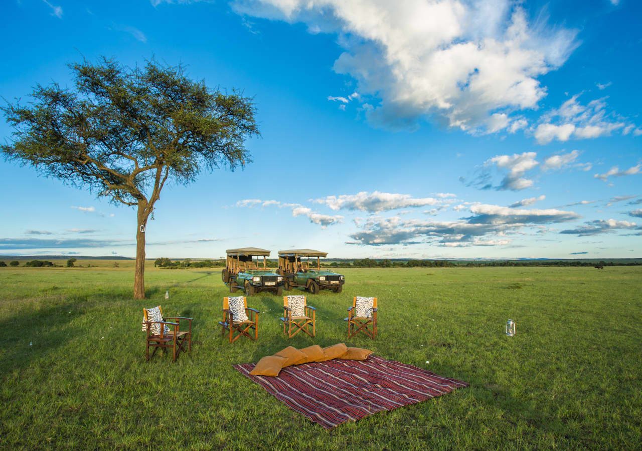 Mara plains camp sundowner drinks 1280