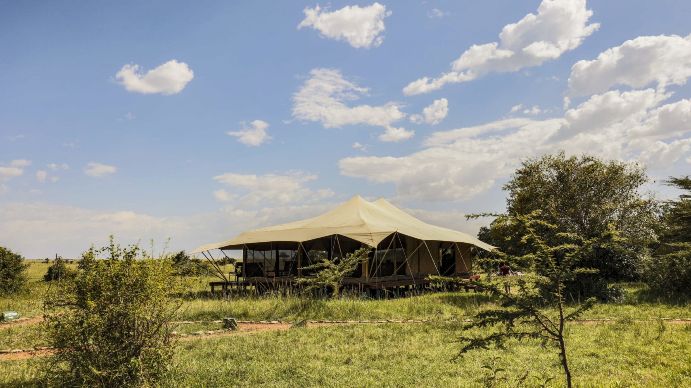 Porini lion camp mess tent exterior 2400